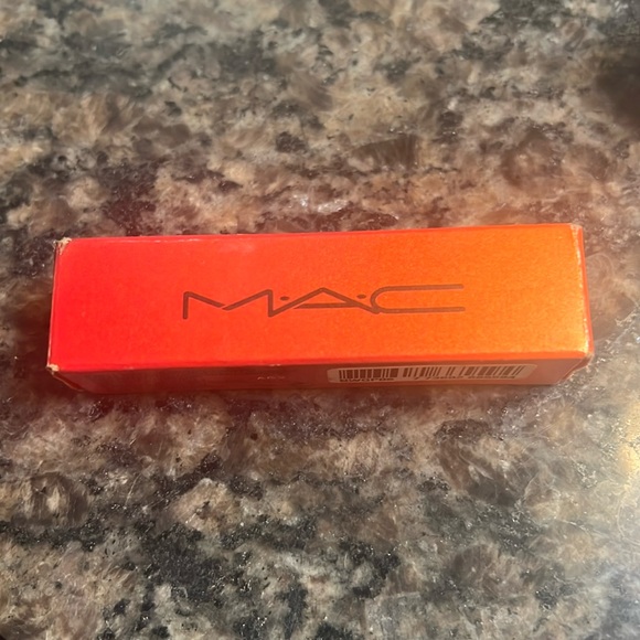 Russian Red” cult classic Lunar collection RARE limited MAC lipstick - Picture 2 of 5